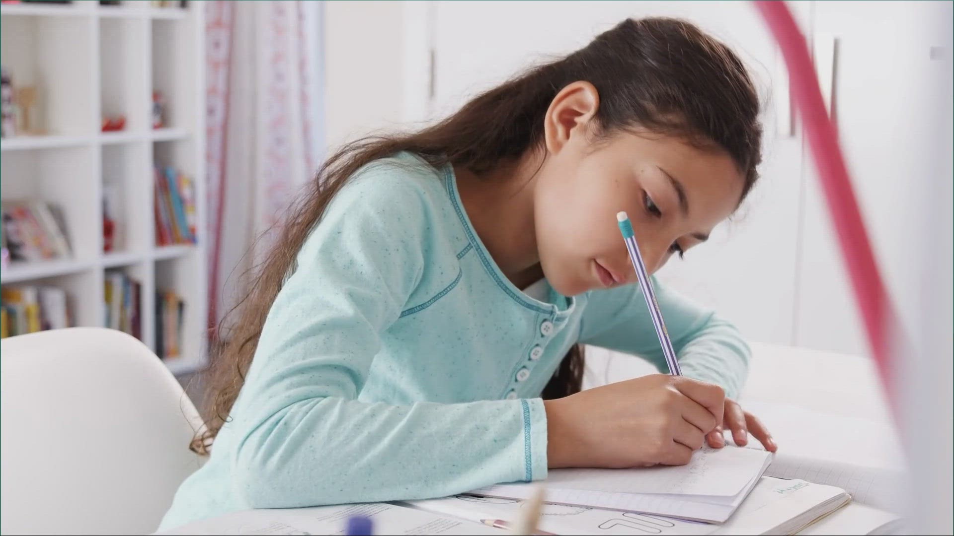 An expert shares ways on how to help your kids overcome homework struggles.