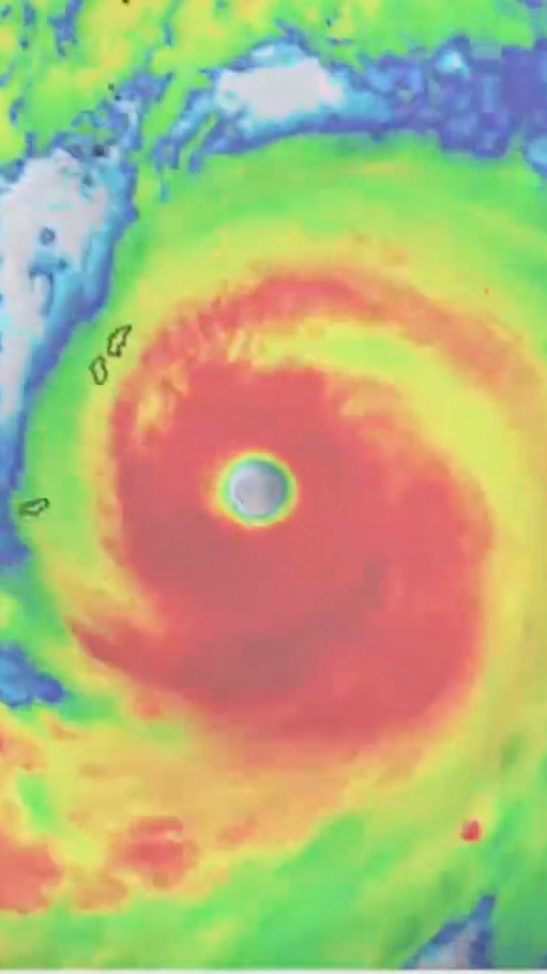 Super Typhoon Sinlaku pounds remote US islands in the Pacific Ocean ...