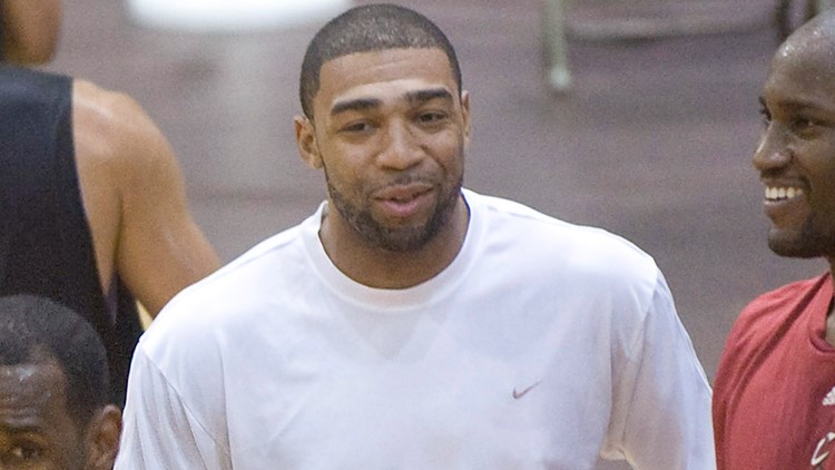Former Akron basketball star Romeo Travis charged with wire fraud; accused of underreporting overseas contract totals
