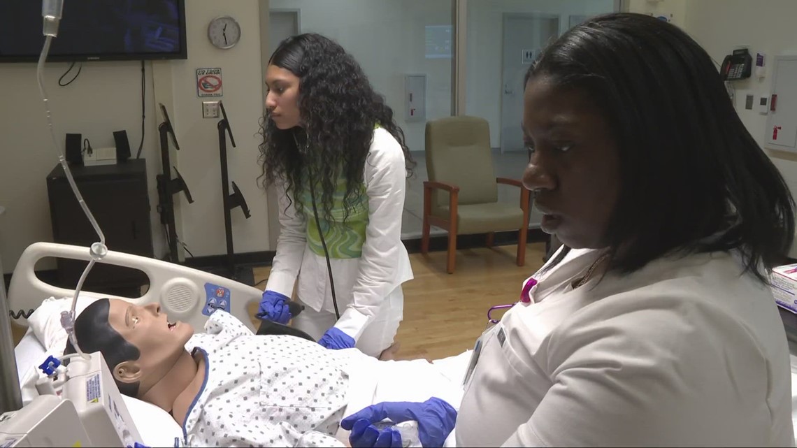 Cleveland Clinic nursing program allows high school students new opportunities