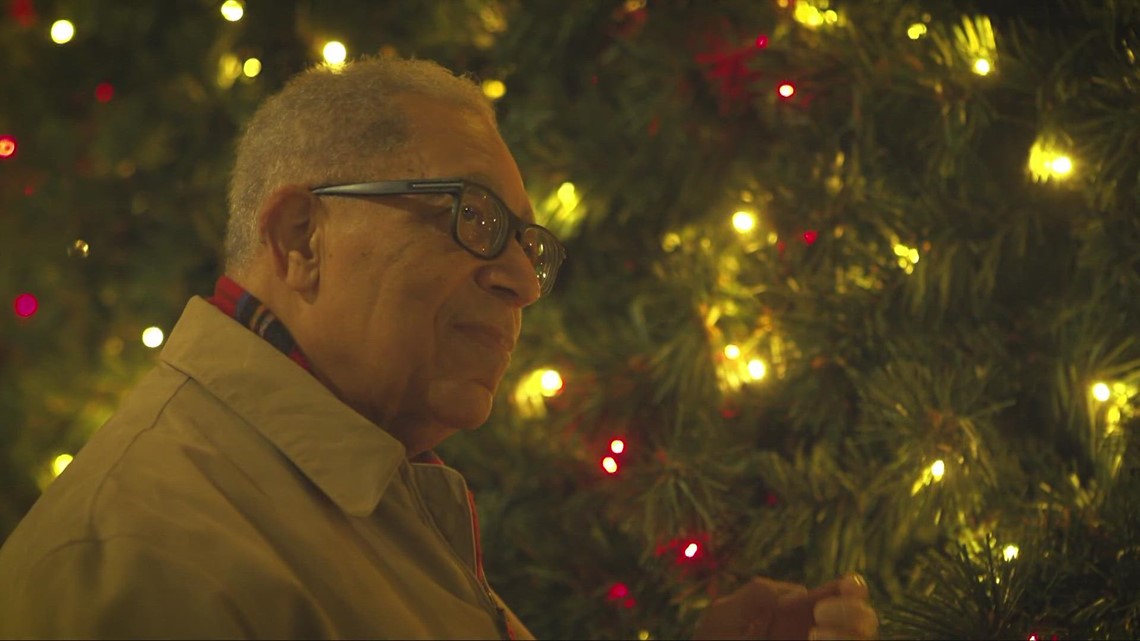 Holiday lights will light up something inside you: Leon Bibb
