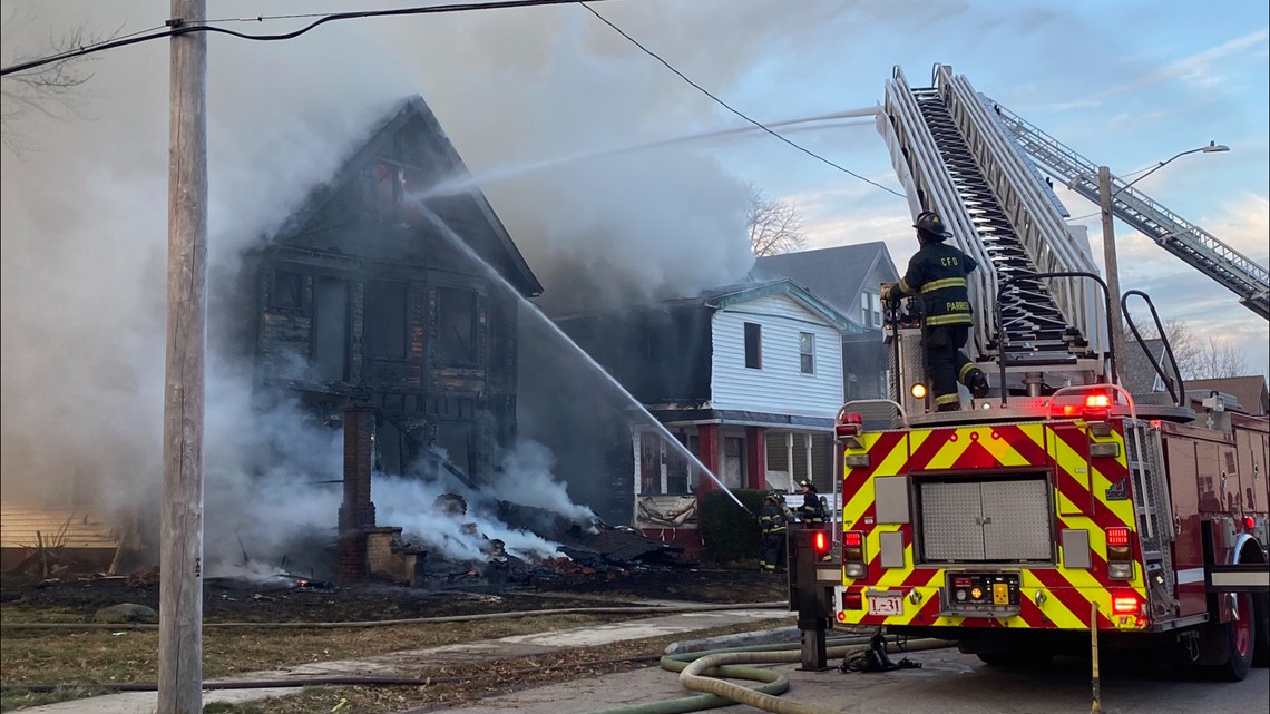 Houses catch fire in Cleveland's Collinwood neighborhood