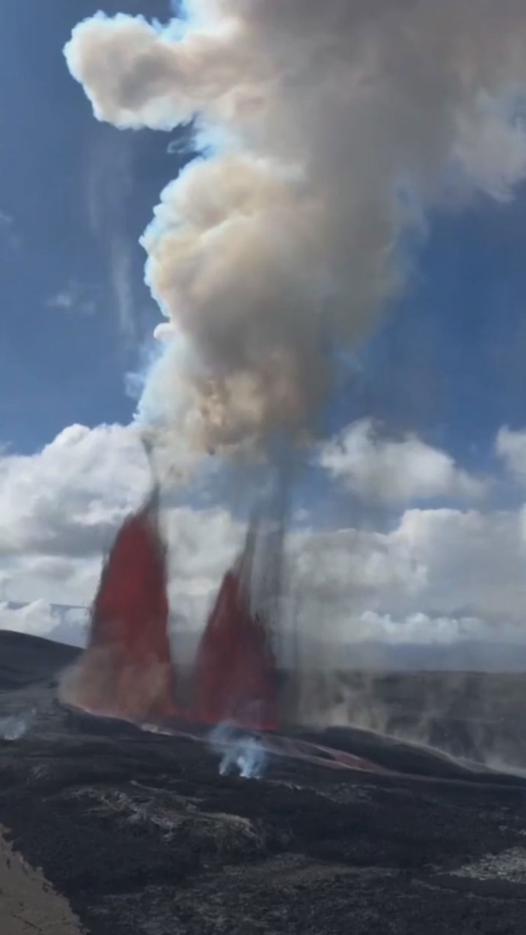 Volcano Fallout Hawaii's Kilauea volcano erupts sending fallout particles into the air ...