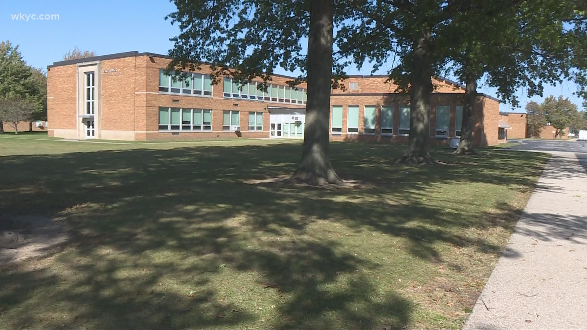 Two students at a Lake County Elementary school have tested positive for COIVD-19. 3News Romney Smith has the details.