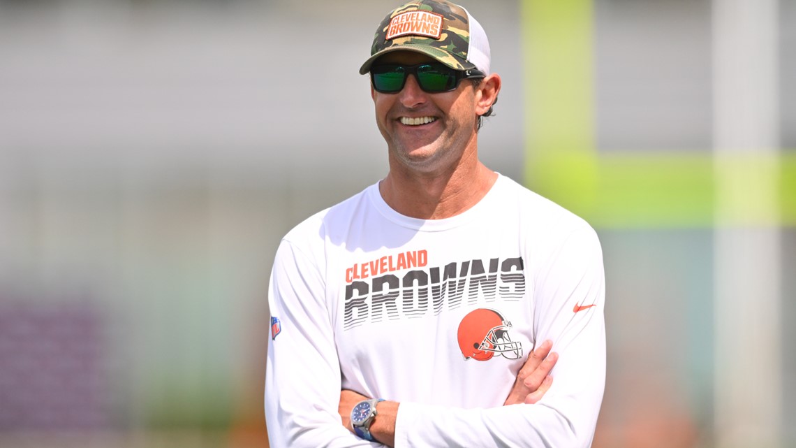 Browns' Jimmy Haslam celebrates game-winning kick vs. Panthers