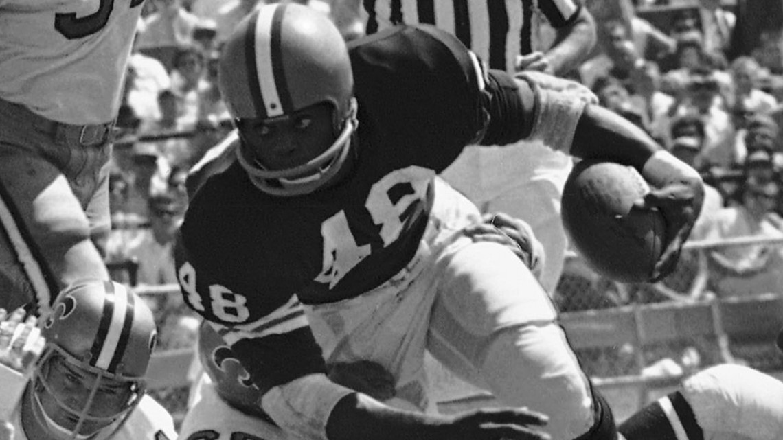 Former Cleveland Browns players Ernie Green, left, and Clarence