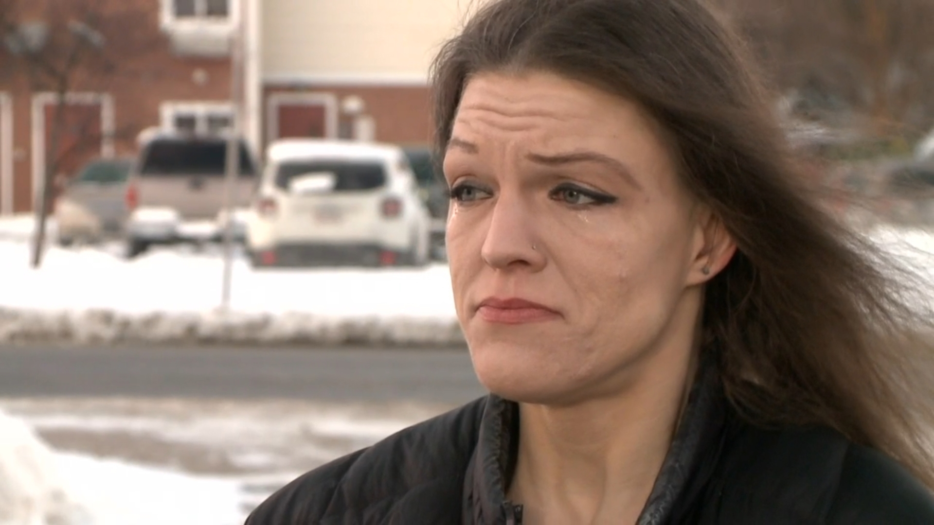 Mother who was arrested after her kids were found outside Mentor hotel ...