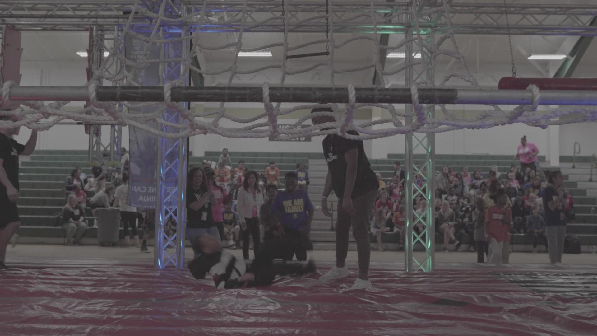 Akron's I PROMISE students take on American Ninja Warrior course