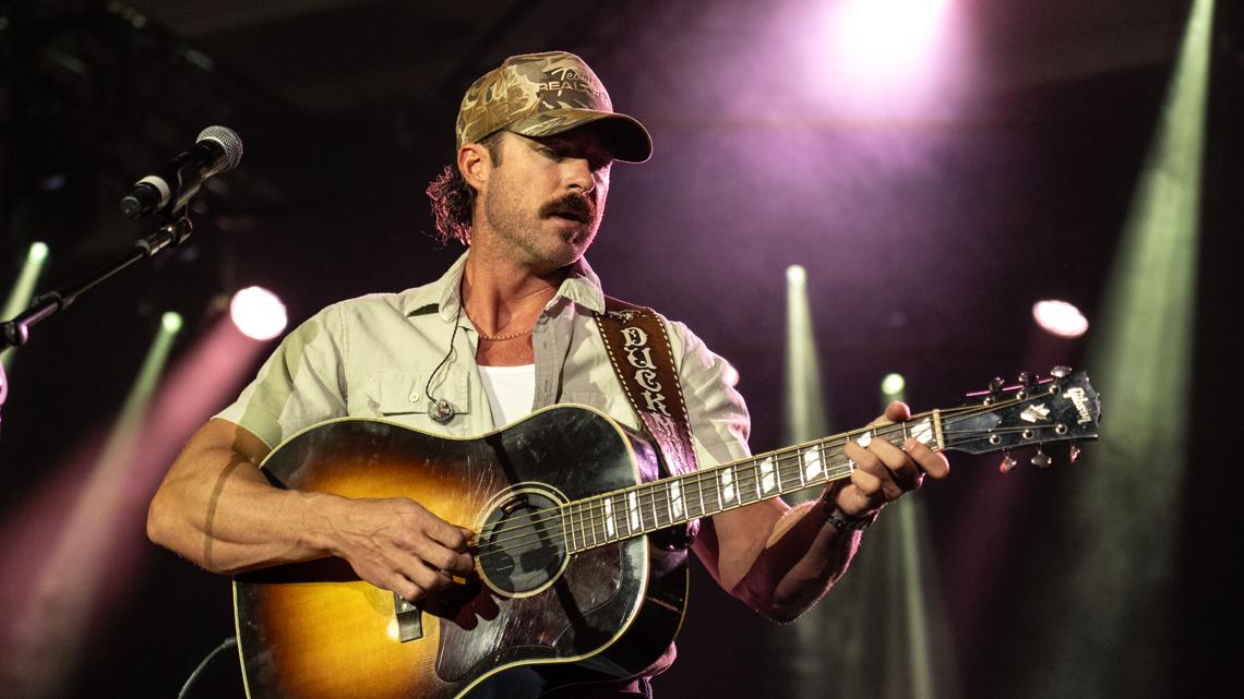 Riley Green bringing ‘Cowboy As It Gets Tour’ to Blossom Music Center in 2026: How to buy tickets