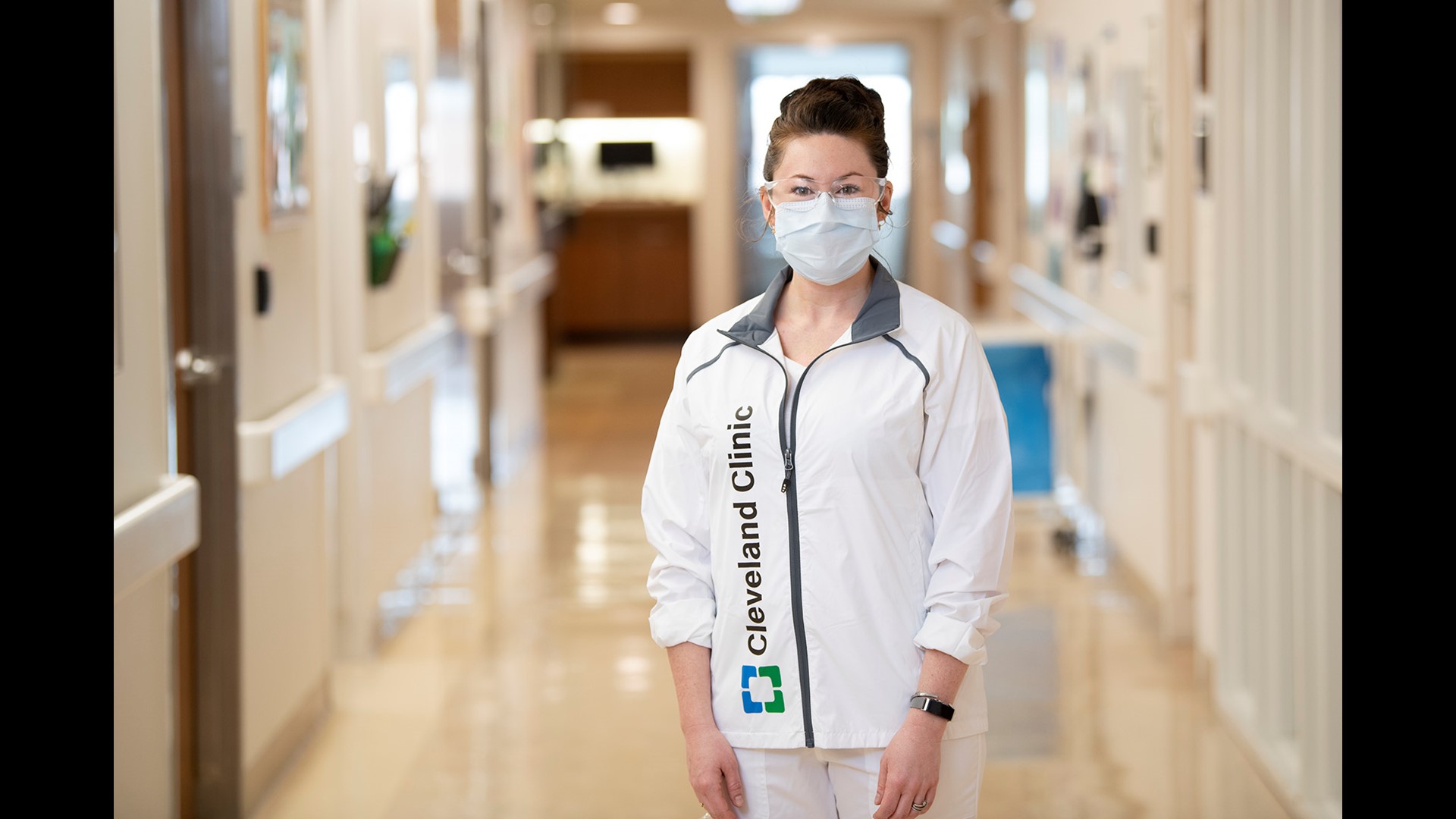 Al Roker helps surprise Cleveland Clinic nurse with 15,000 check