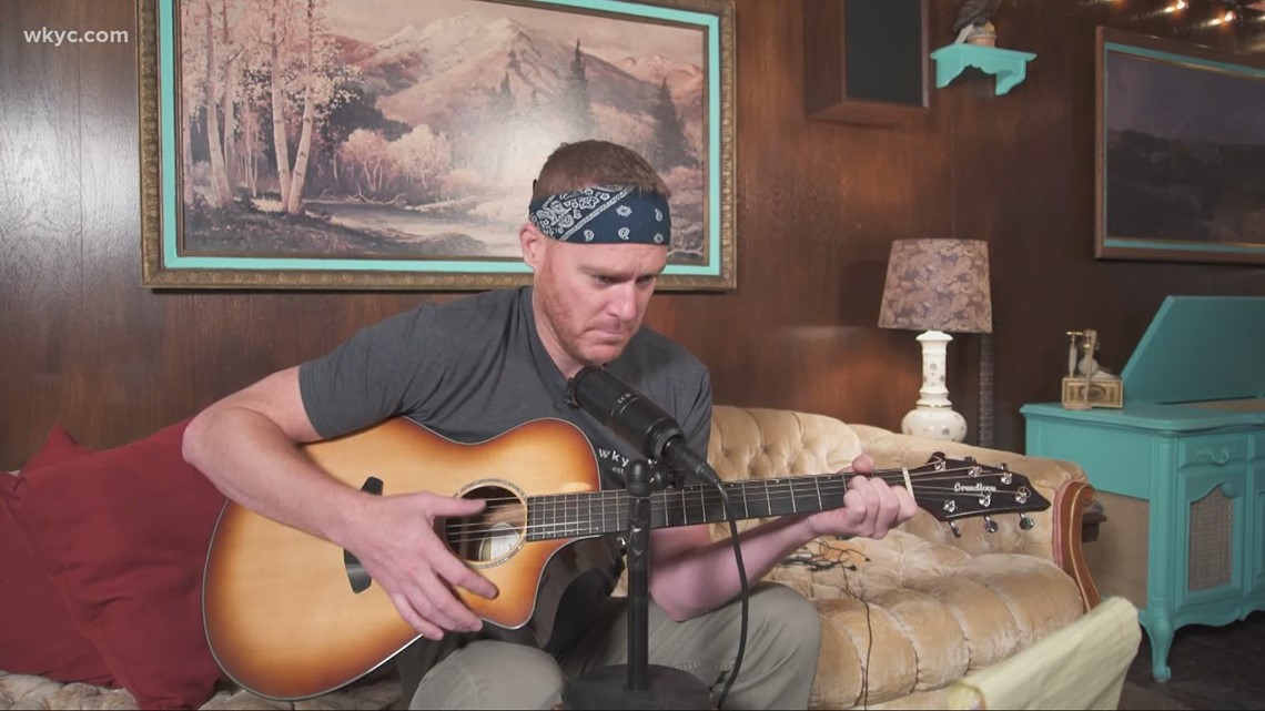 Mike Polk Jr. dedicates song to 3News viewer Donna