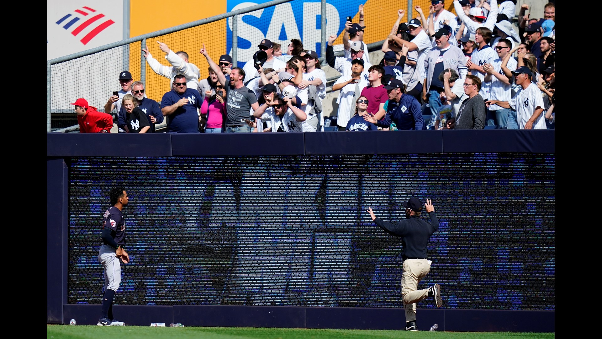 Yankees fans throw debris at Guardians outfielders after NY win