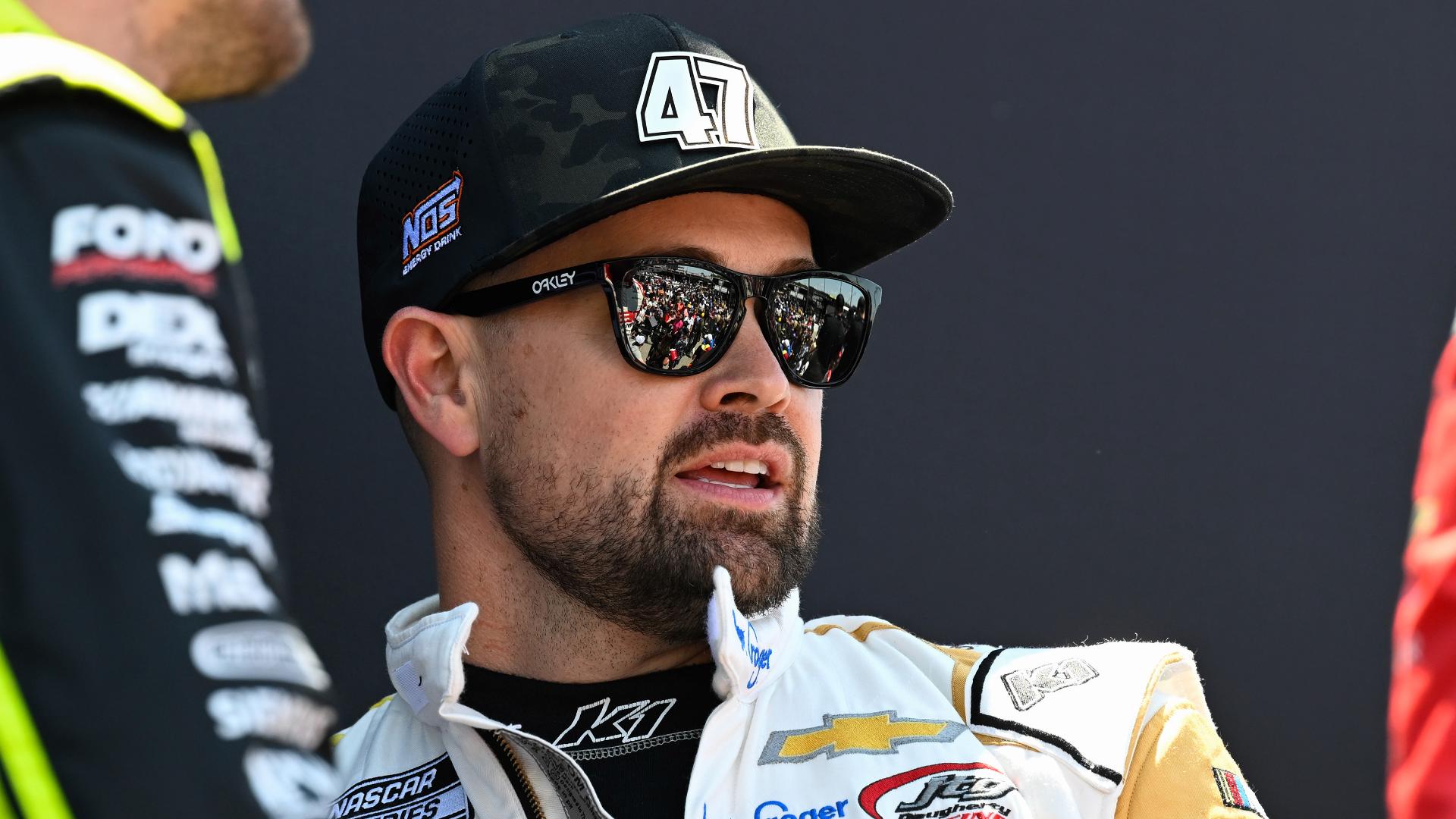 Ricky Stenhouse Jr vows not to retaliate, wreck Kyle Busch at CocaCola