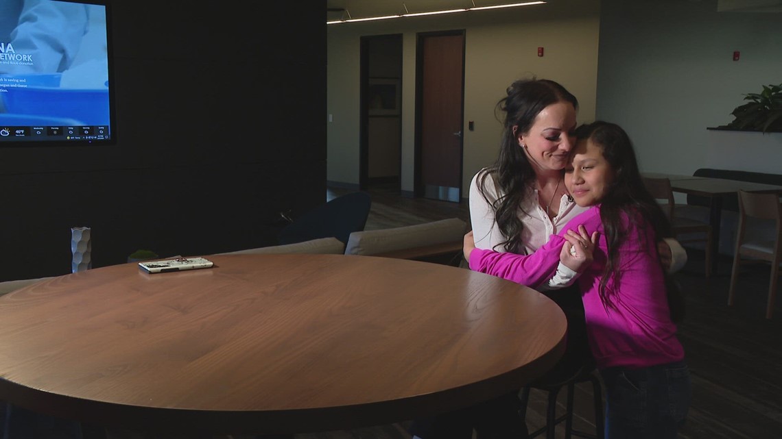 Moms bonded by child's organ donation finally meet in person - Vimarsana News