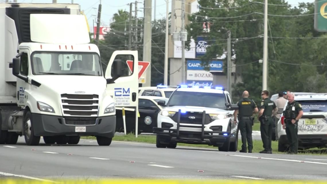 Man fleeing immigration officers in Florida hit and killed by semi, police say