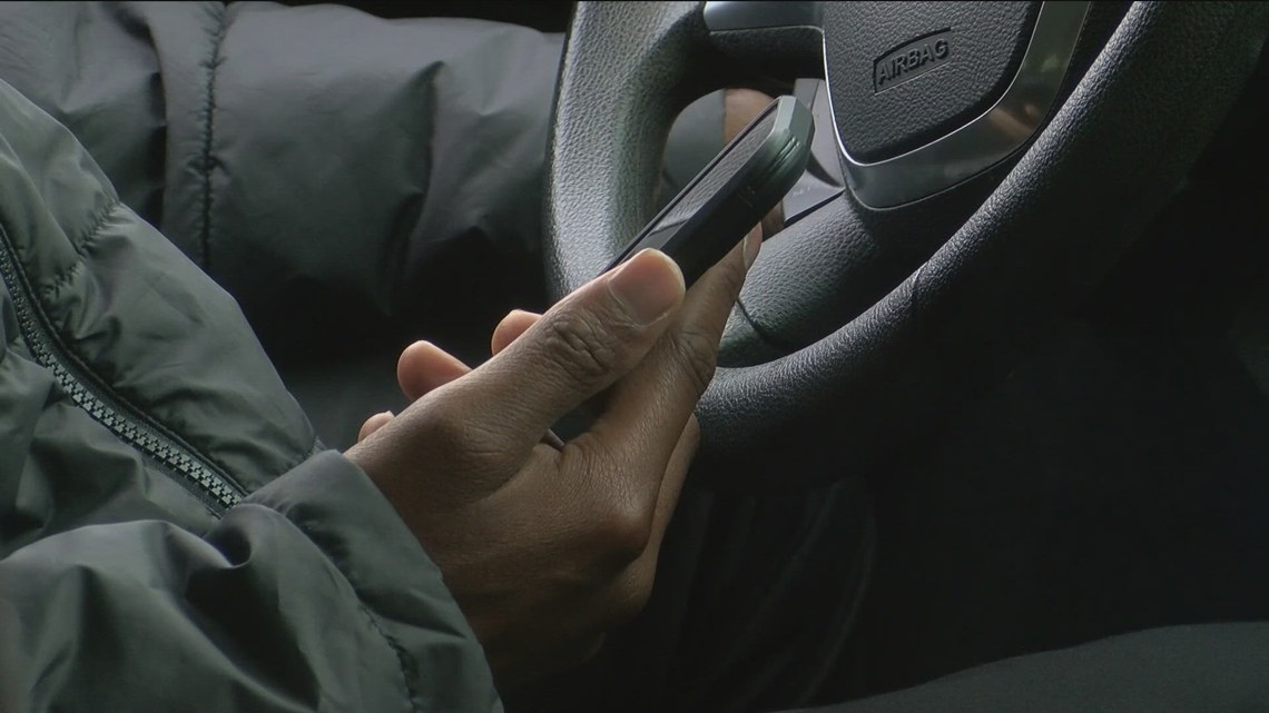 Is Ohio's distracted driving law effective? - Vimarsana News
