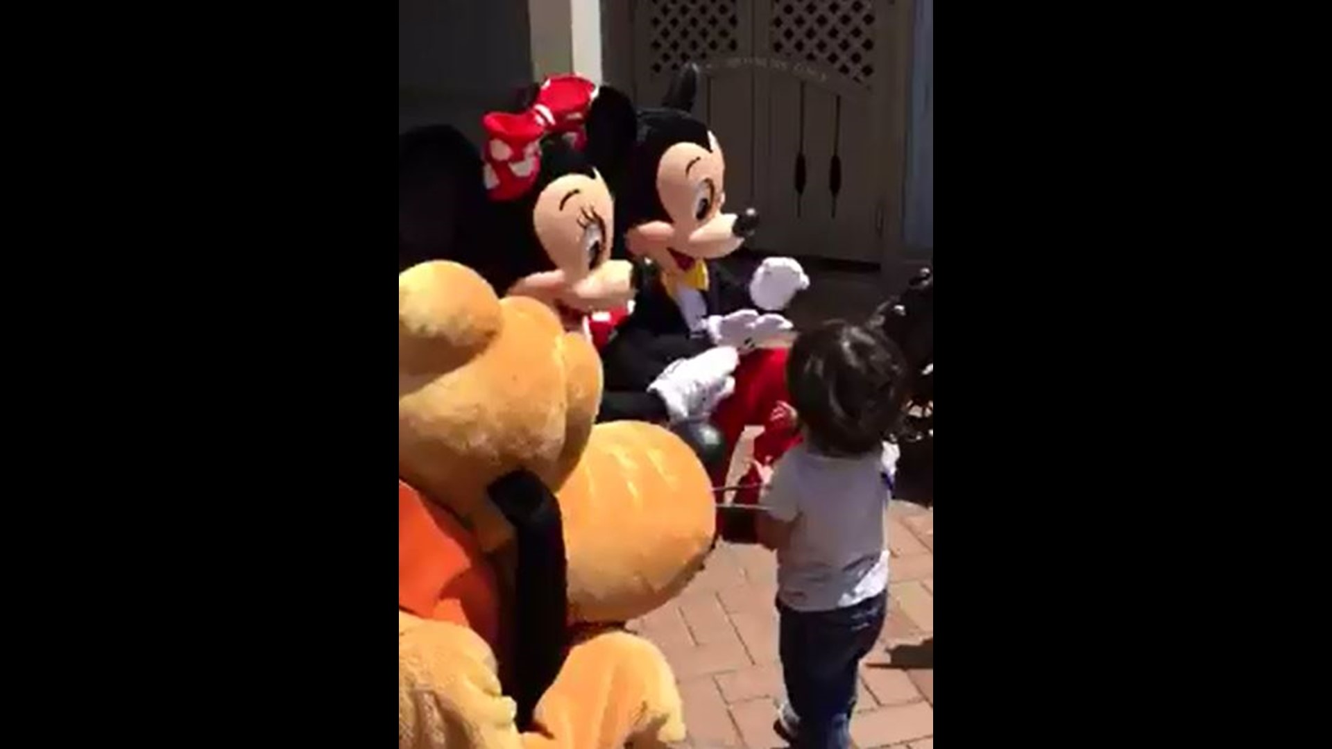 Disney characters communicate with little boy in sign language | wkyc.com