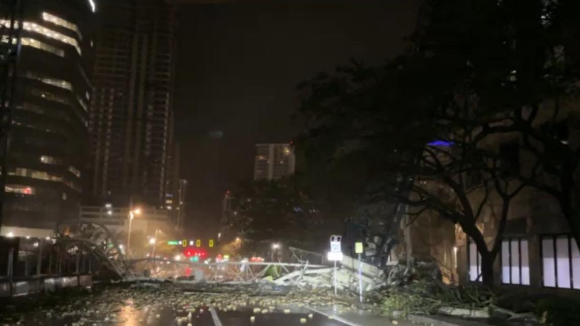 Crane collapses in Downtown St. Pete during Hurricane Milton  wkyc.com