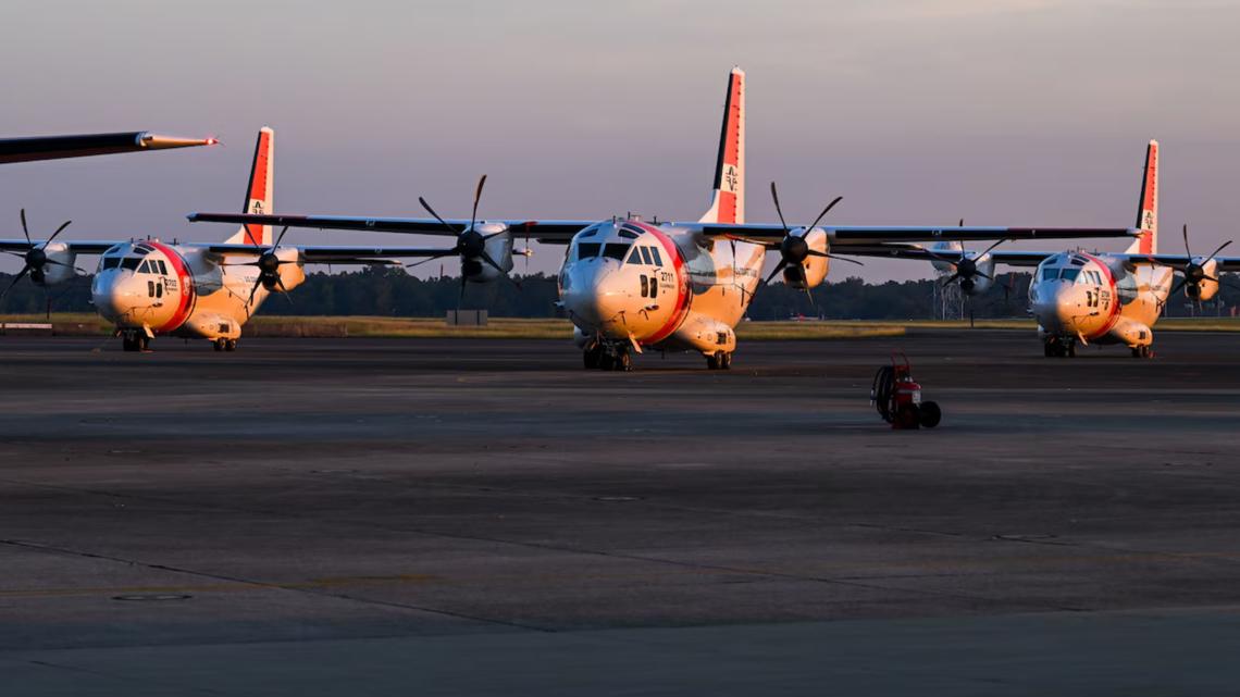 11 rescued from life raft after plane crashes off Florida coast