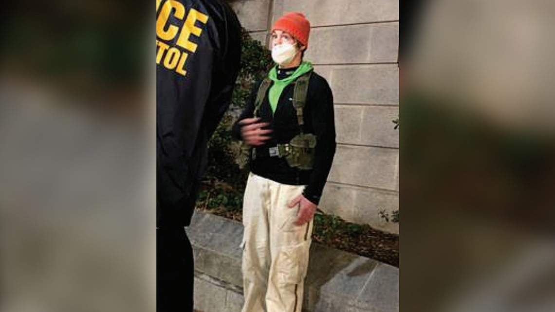 Columbus man pleads guilty in Capitol riot case | wkyc.com