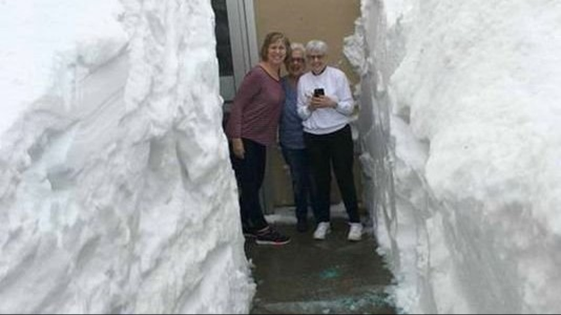 Upper Peninsula city gets 24.5 inches of snow, photo goes viral